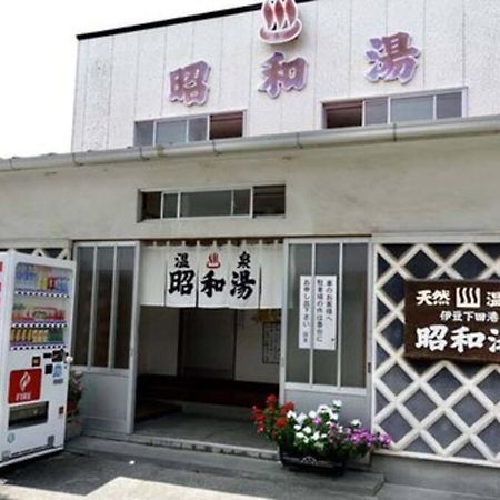三丁庵 貸別荘 海まで徒歩10分 観光地ペリーロードまで徒歩2分の最高なロケーション 下田を遊び尽くせる貸別荘 無料駐車場もあります2Min Walk To The Perry Road 10Min Walk To The Beach Old Japanese Modern Style House المظهر الخارجي الصورة