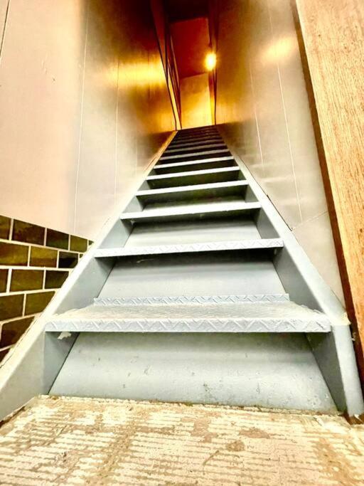 三丁庵 貸別荘 海まで徒歩10分 観光地ペリーロードまで徒歩2分の最高なロケーション 下田を遊び尽くせる貸別荘 無料駐車場もあります2Min Walk To The Perry Road 10Min Walk To The Beach Old Japanese Modern Style House المظهر الخارجي الصورة